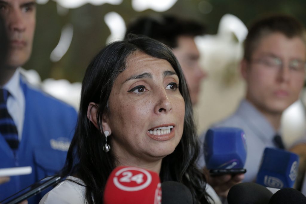 Karla Rubilar: “Lo que nos interesa es poner a la Región Metropolitana de pie”