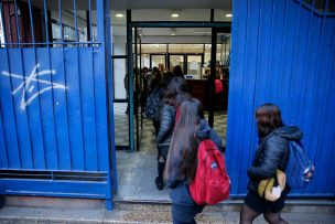 Solo cuatro comunas continúan sin clases en la Región Metropolitana