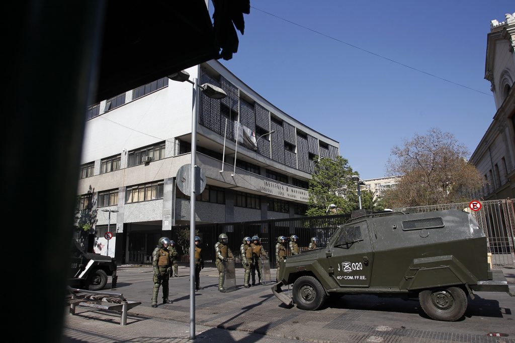 Gobierno anuncia querella por incendio:”Es un paso más en escalada de violencia”