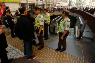 Carabineros detiene a cuatro personas durante evasión masiva en estación Santa Ana