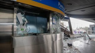 Videos ciudadanos habrían ayudado en captura de primer imputado por daños en Metro de Santiago