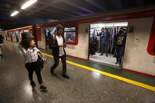 COVID-19: Metro reporta un 47,5% menos de afluencia respecto del martes pasado