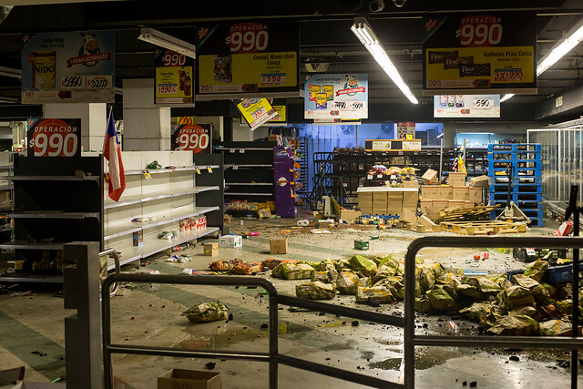 Detienen a 54 personas por saqueo a tienda Ripley de La Calera