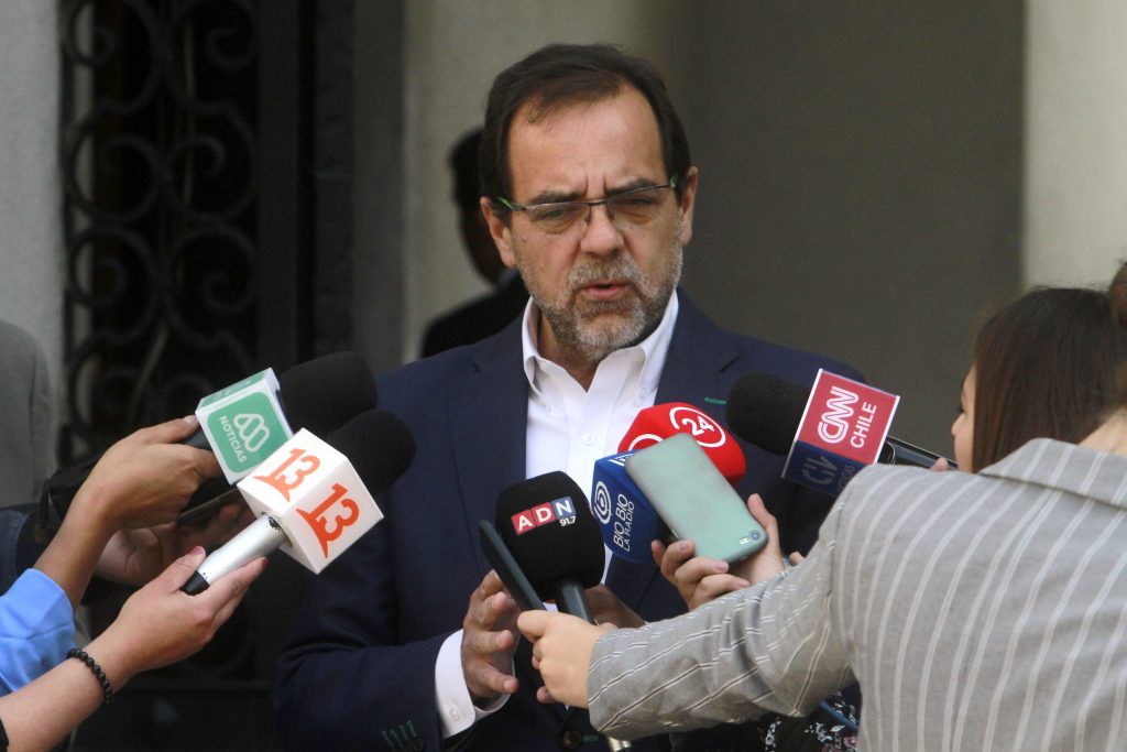 Mulet: “Si no hay cambios profundos ya, Piñera y Parlamento debemos renunciar”