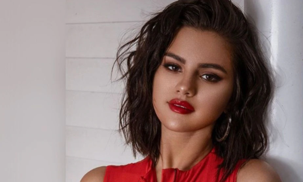 Selena Gómez compartió fotografía sin maquillaje y sus seguidores aseguraron “no reconocerla”