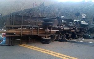 Accidente de minibus deja 8 muertos y 11 heridos en Bolivia