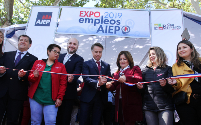 Inauguran feria con más de 3.000 ofertas de empleo en San Bernardo