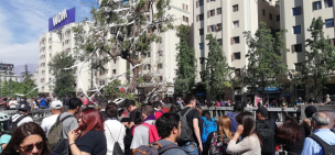 Plaza Baquedano: Se registran incidentes tras una nueva jornada de manifestaciones