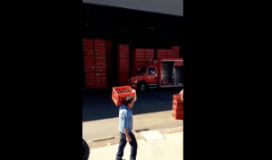 VIDEO | Saqueo en centro de distribución Coca Cola