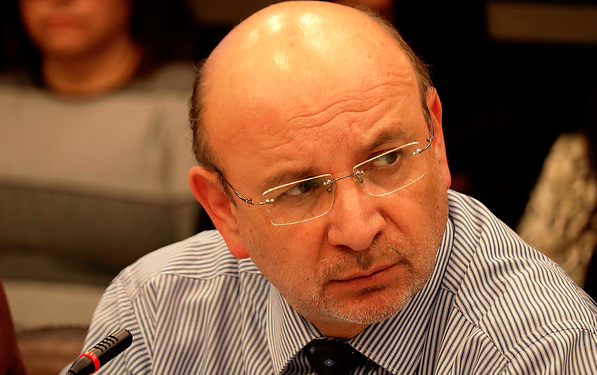 Castro (PS) por proyecto de salud: “No es más que un ejercicio de ilusionismo”