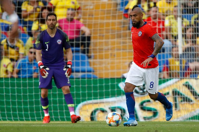 “Rueda haces todo mal”: Hinchas de la Roja se van en picada contra Rueda por elegir a Arturo Vidal como capitán