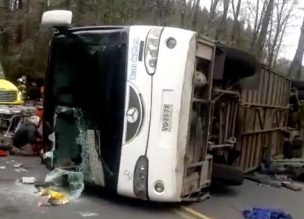 Bus con escolares volcó en Curacautín: tres fallecidos y más de 30 lesionados