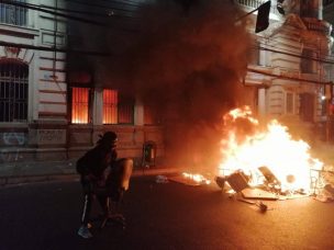 Incendio afecta a edificio de El Mercurio de Valparaíso