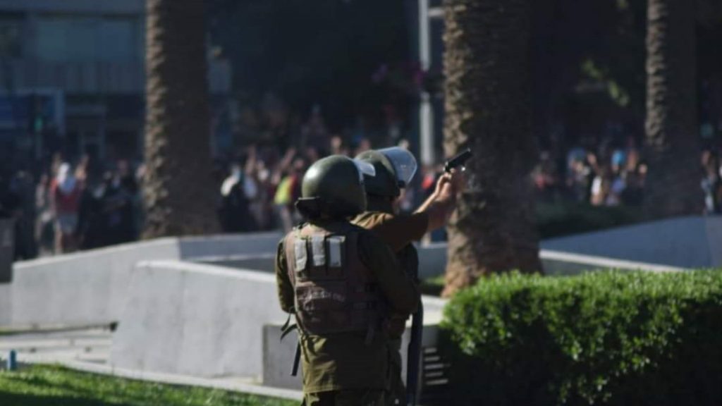 Fuerzas Especiales utiliza armas cortas contra manifestantes en Viña del Mar y generan polémica en redes