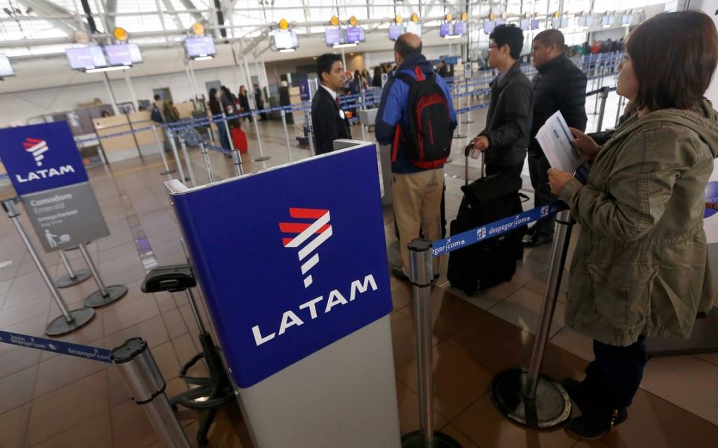 Aerolínea Latam retomó la regularidad de sus vuelos desde y hacia Santiago