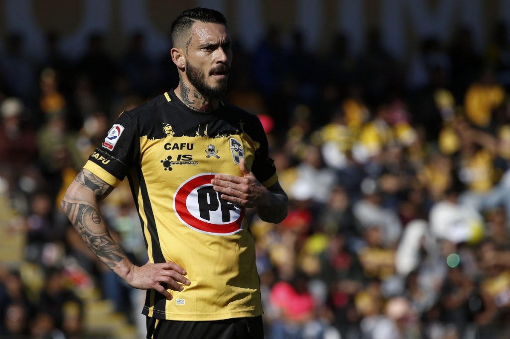 Mauricio Pinilla: “Ineptos, enciérrense en el congreso y no salgan hasta tener las soluciones”