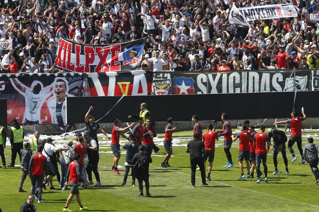 Colo Colo tuvo frustrado arengazo de GB por invasión de hinchas a la cancha