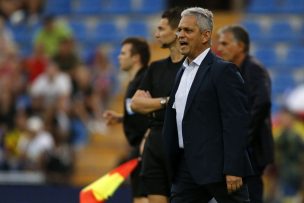 “Chao Rueda”: Hinchas piden la salida del entrenador de la Roja