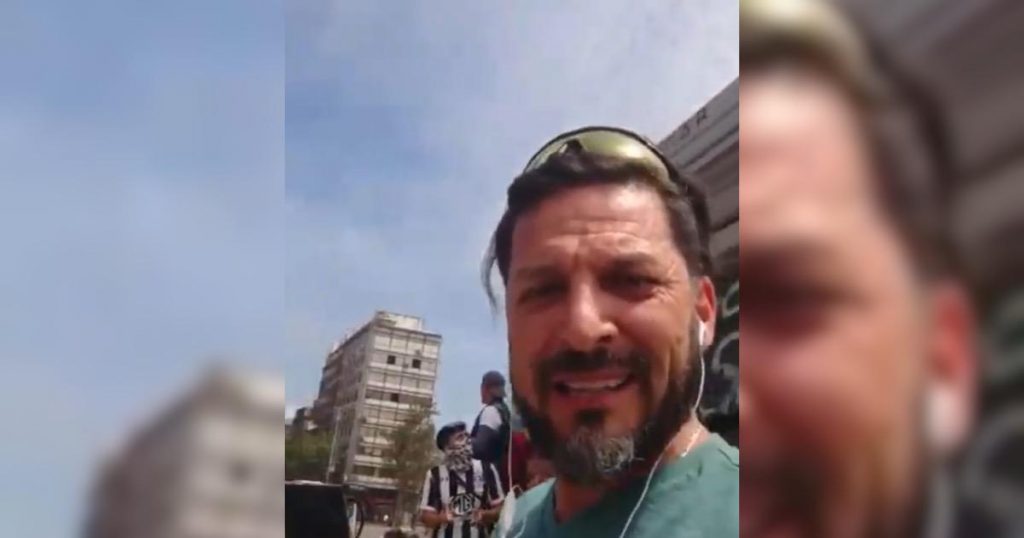 Rafael Cavada sobre su rol en las protestas: “Estoy con ellos mojándome y recibiendo lacrimógenas”