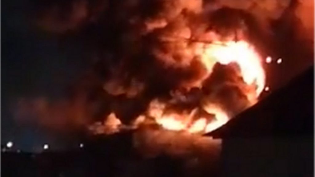 Autoridades confirman muerte de tres personas en incendio de supermercado en San Bernardo