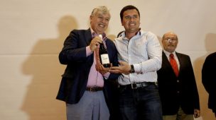 Ministro lanza normativa SAG que crea estándar de “vino campesino”