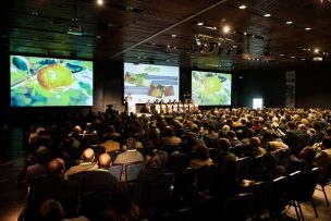 Encuentro cumbre de la industria frutícola trae el negocio y la tecnología mundial a Chile