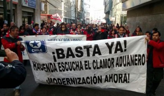 Sigue paro de funcionarios de Aduanas en Chile