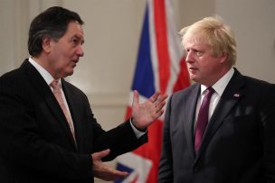 En medio del Brexit, Chile y Reino Unido firman acuerdo bilateral de libre comercio