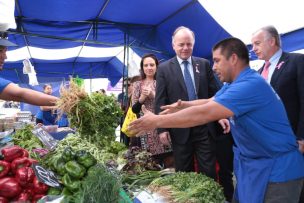 Ministro Walker en Día de las Frutas y las Verduras: “Chile es uno de los pocos países en que comprar un kilo de frutas es más barato que un kilo de pan”