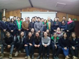 Alumnos de Liceo Agrícola de la Patagonia cuidan los Recursos Naturales con tecnología Geoespacial