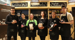 Red de Tiendas Mundo Rural llega con sus productos campesinos al Metro de Santiago