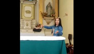 Tuitera se desnudó en iglesia de Caldera y causó disgusto: