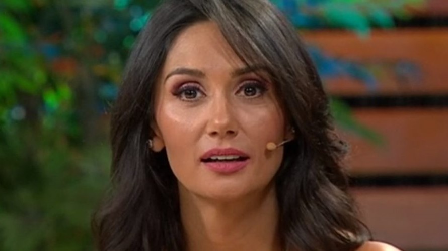 El percance que sufrió Pamela Díaz en “Viva la Pipol”: “Se me está viendo todo”