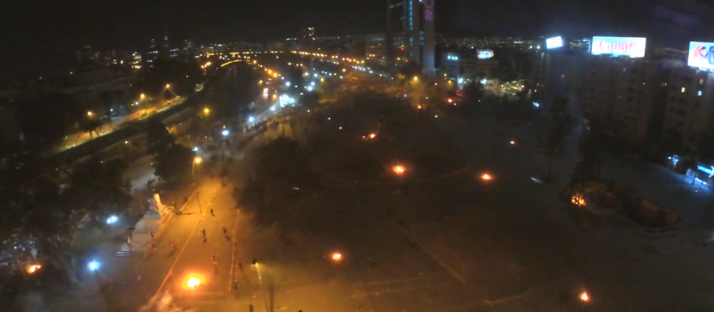 Minuto a minuto | Carabineros llegó a Plaza Italia y dispersó a manifestantes