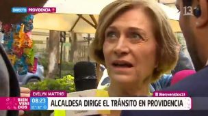 La errática mañana de Matthei: dirigió el tránsito, se molestó con los medios y escapó de los periodistas