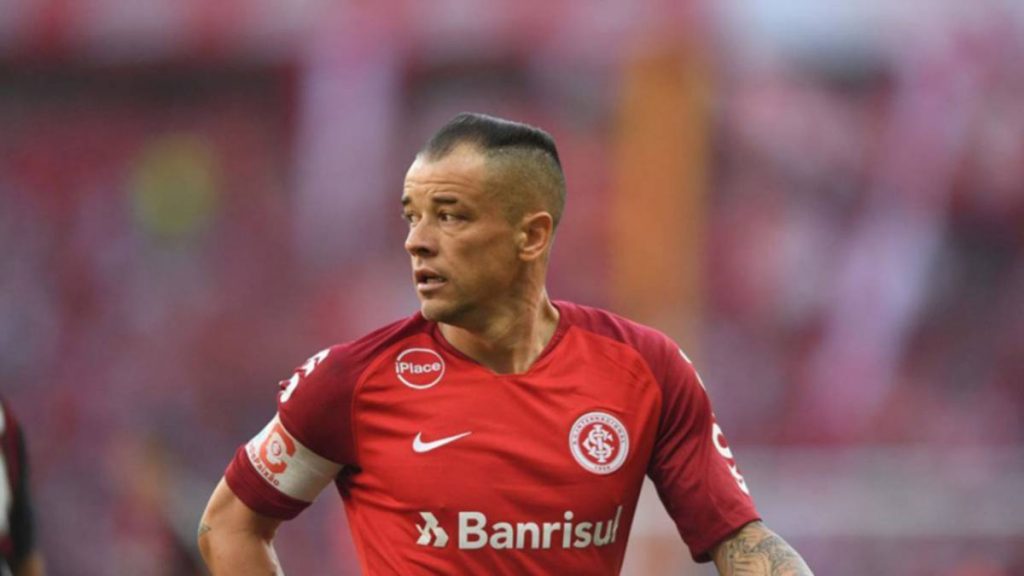 La UC buscaría remecer el mercado de pases con el fichaje de Andrés D’Alessandro
