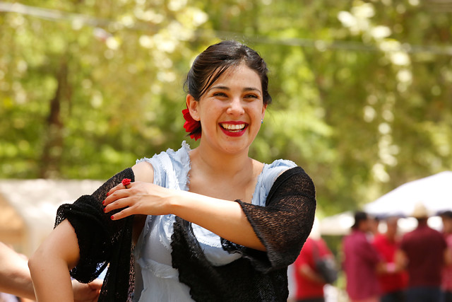 Diputada Karol Cariola se sumó al “el que baila, pasa” en la Ruta 68