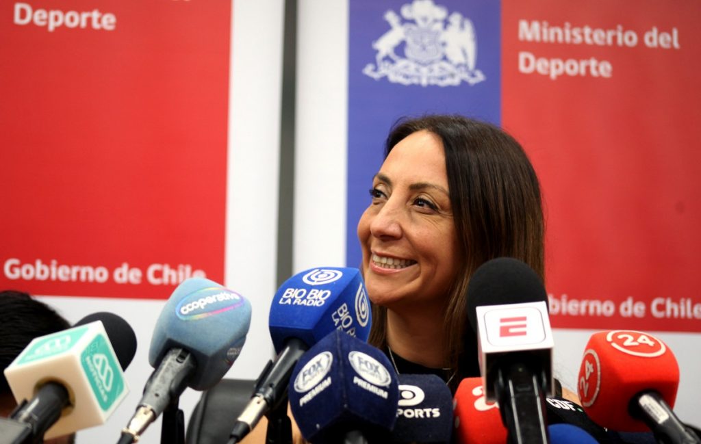 Ministra del Deporte se lanzó con todo en contra del presidente de la Conmebol