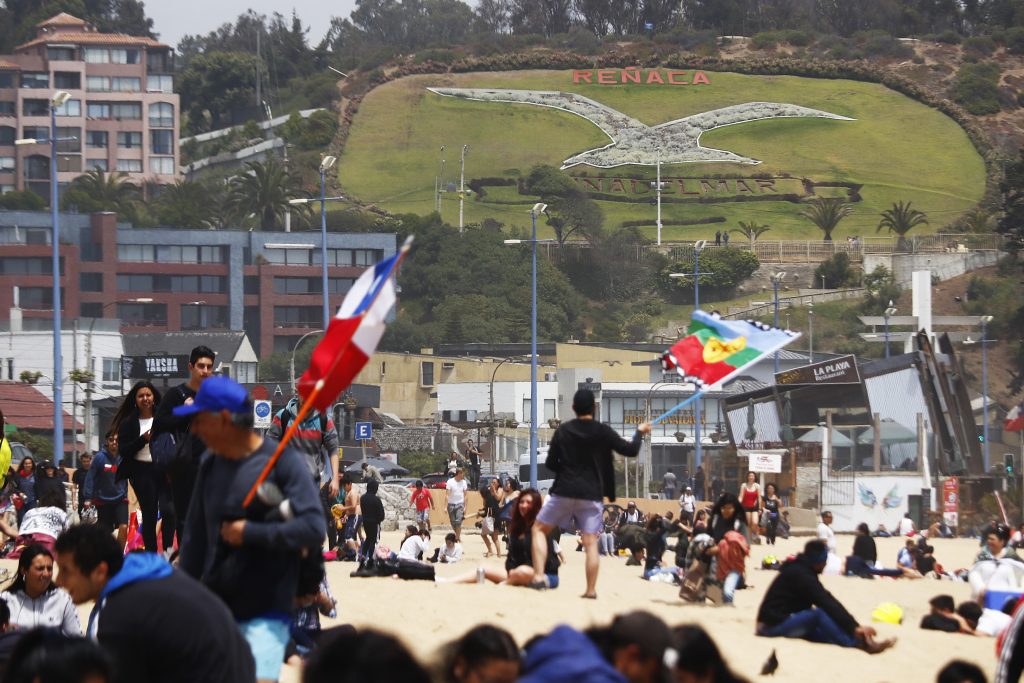 Manifestantes llegan a la convocatoria “Lxs Flaites pa’ Reñaca”