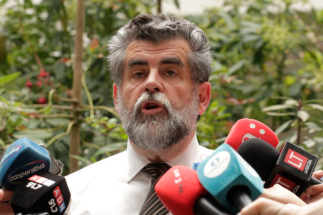 Gobierno dice que unos 1.000 policías podrían reintegrase a Carabineros y PDI