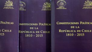 Encuesta Cadem: 52 % prefiere cambiar totalmente la Constitución