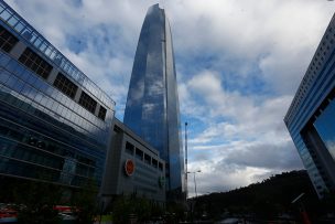 Costanera Center cierra sus puertas ante inminente marcha en sus inmediaciones