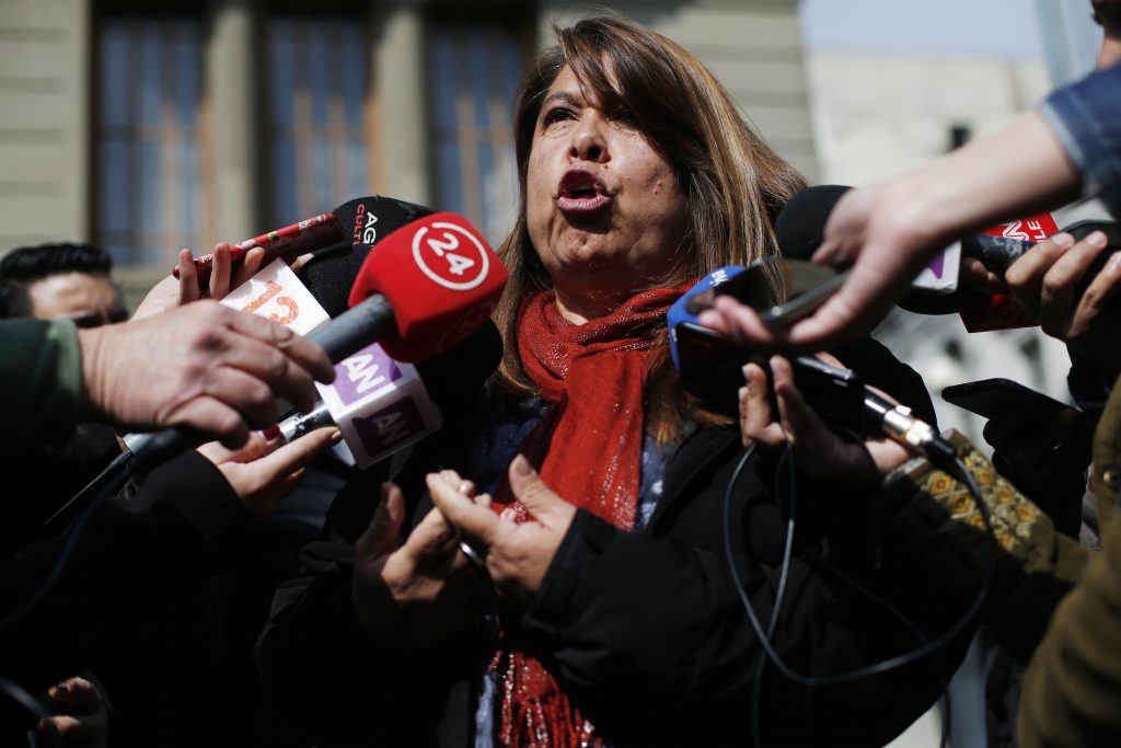 Diputada Mix criticó “funa” que recibió y acusó a Pamela Jiles de mentir