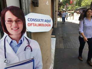 Oficialmente las ópticas pueden tener consultas o tecnólogos médicos