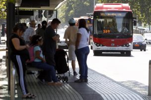 Conoce los horarios de Metro y micros para este fin de semana