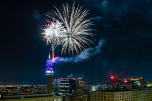 Metro de Santiago anuncia que extenderá su horario por regreso de fuegos artificiales en la Torre Entel