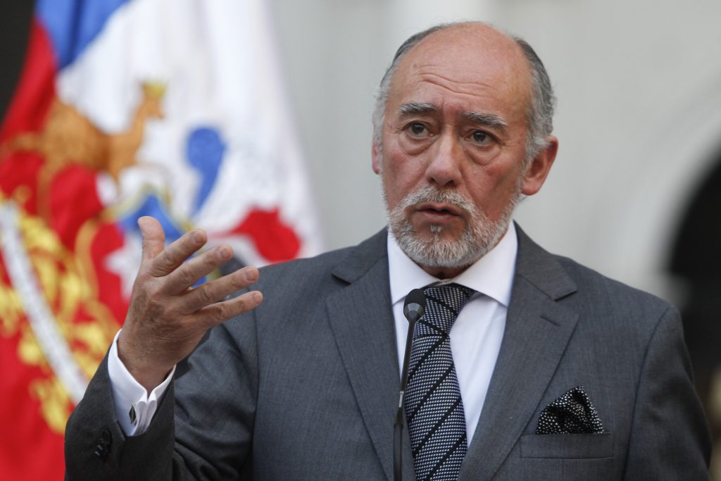 Iván Flores por crisis social: “He visto a un gobierno knockout, aturdido por los golpes”