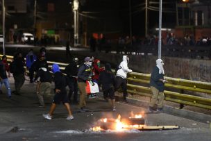 Detienen a sujeto que elaboraba bombas molotovs en Arica para manifestaciones