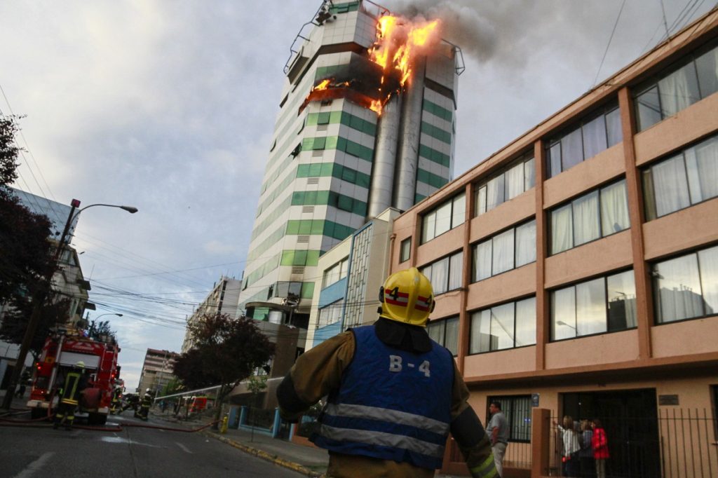 Corte de Concepción ordena a intendente dar protección a edificio Caja Los Andes