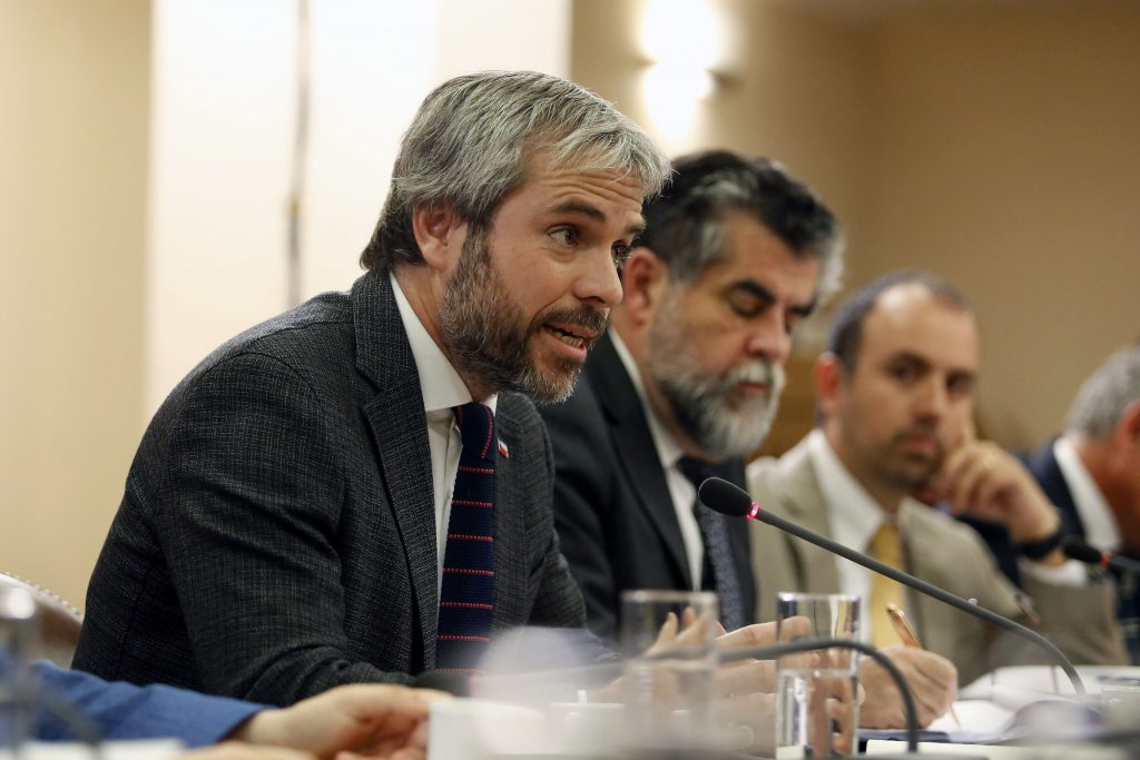 Gobierno repudió “funa” a Beatriz Sánchez e incendio en sede del Partido Socialista